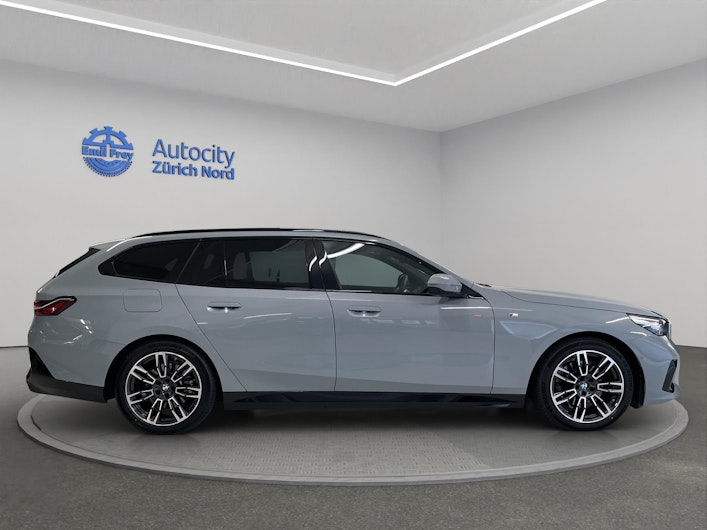 Vehicle image BMW 5 SERIES