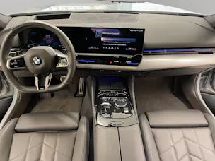 BMW 520d xDrive 48V Touring