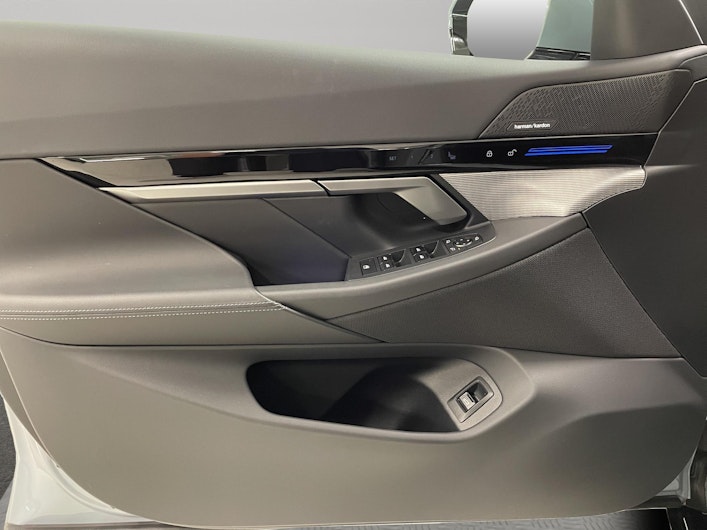 Vehicle image BMW 5 SERIES