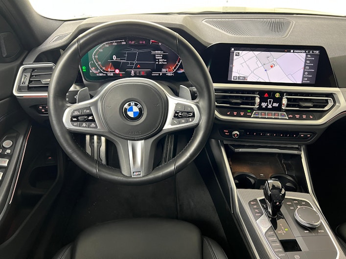Vehicle image BMW 3 SERIES