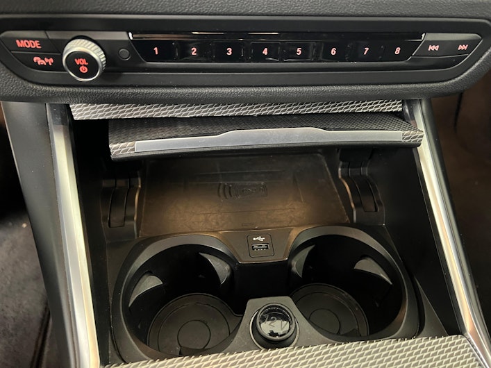 Vehicle image BMW 3 SERIES