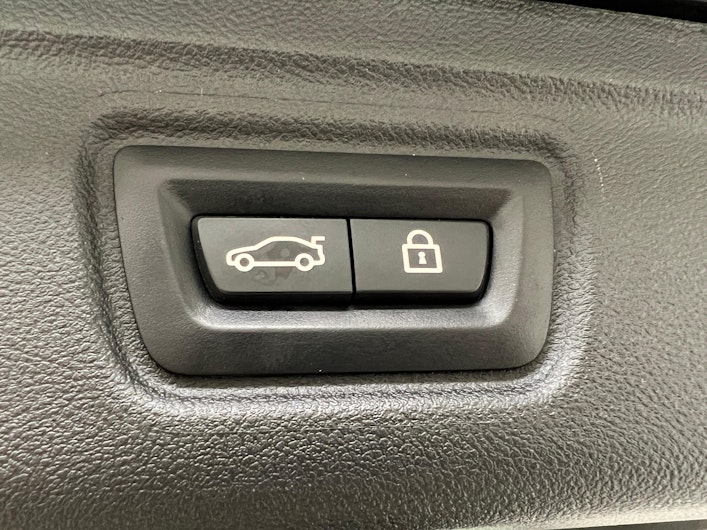 Vehicle image BMW 3 SERIES