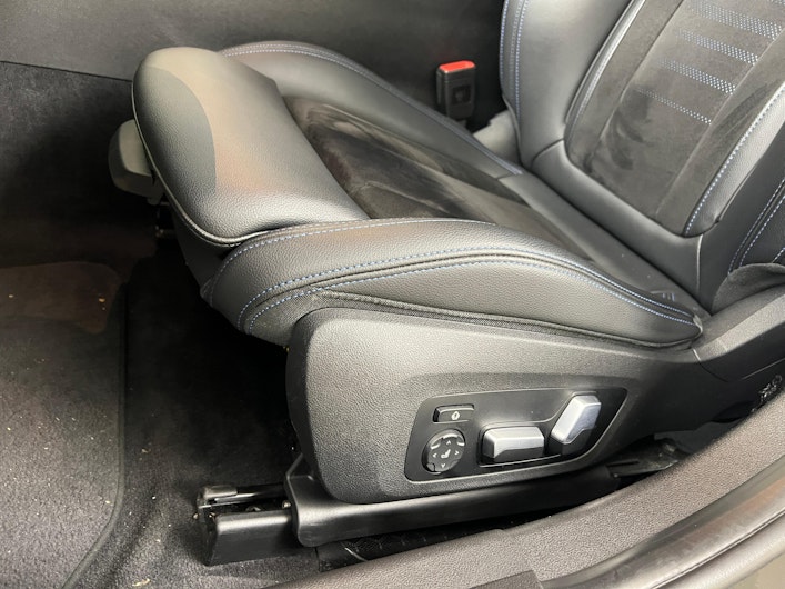 Vehicle image BMW 3 SERIES