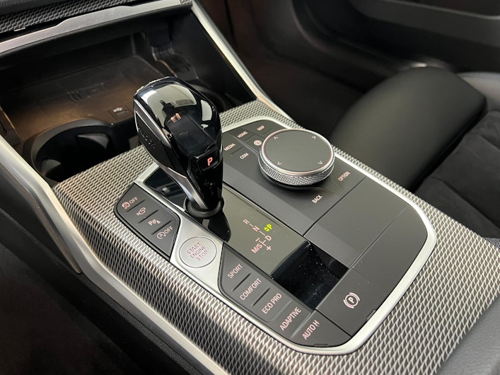 Vehicle image BMW 3 SERIES