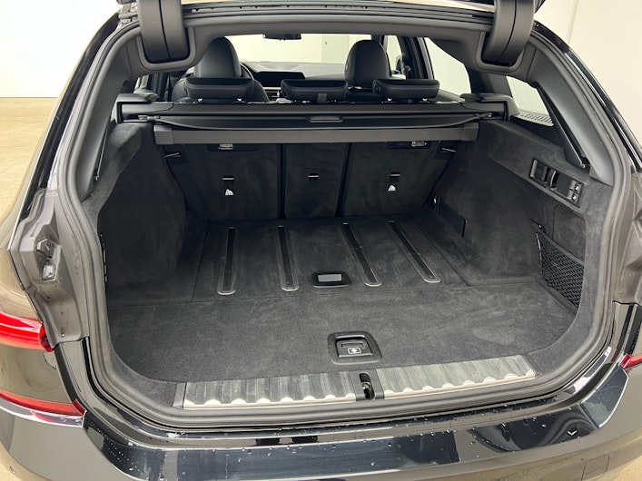 Vehicle image BMW 3 SERIES