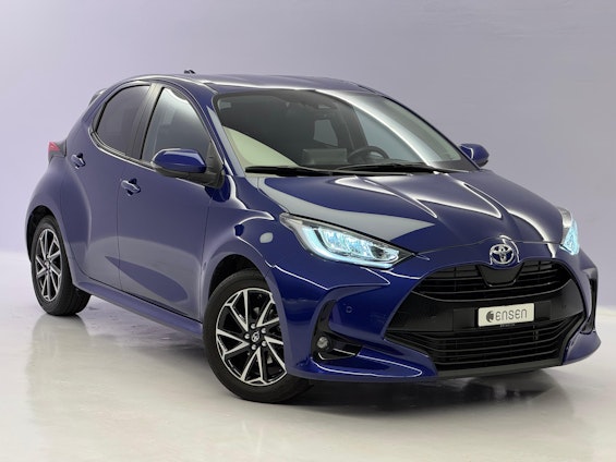 First vehicle image