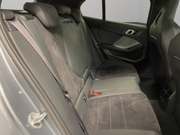 Vehicle image BMW 1 SERIES