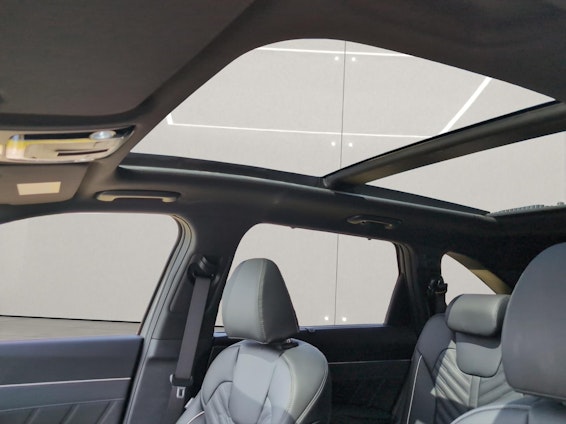 Vehicle image 17 Vehicle image 17