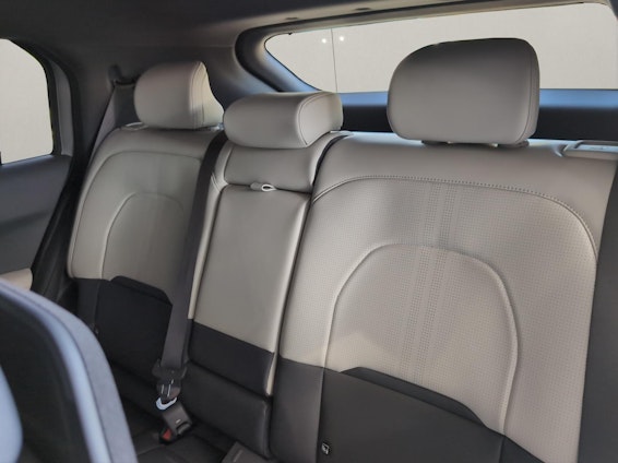 Vehicle image 15 Vehicle image 15