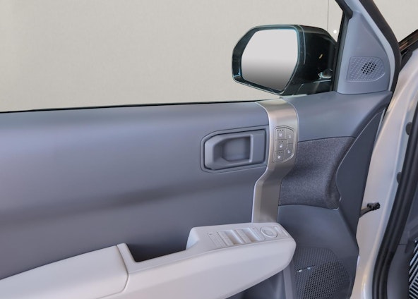 Vehicle image 18 Vehicle image 18