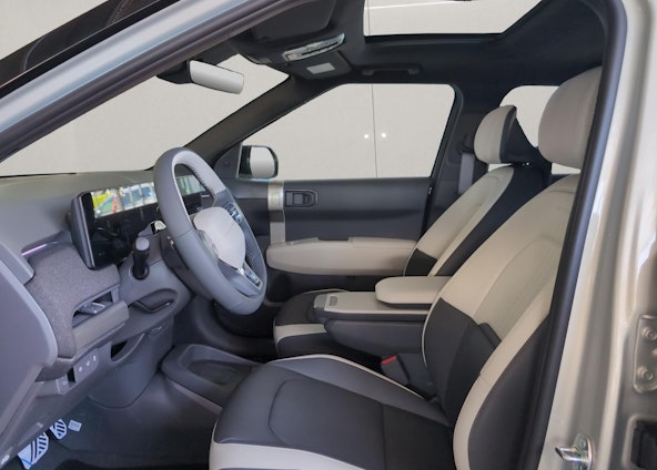 Vehicle image 8 Vehicle image 8