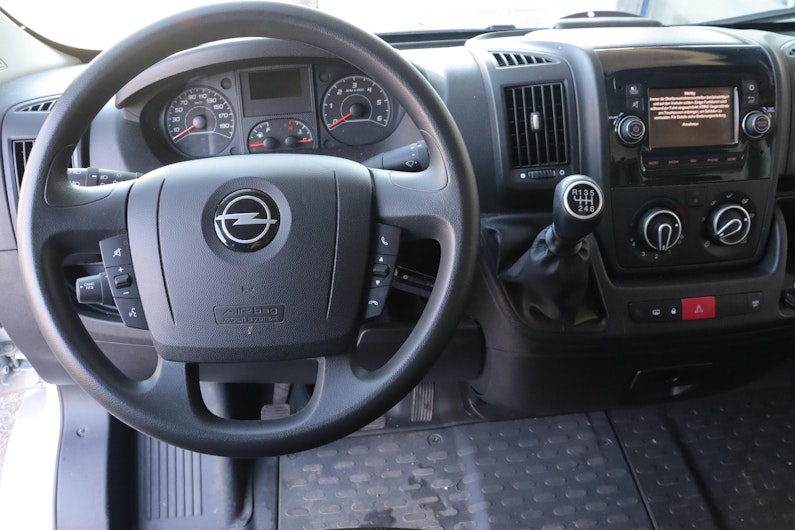 Vehicle image OPEL MOVANO