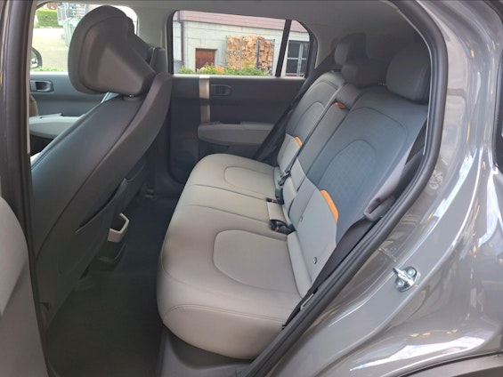 Vehicle image 6 Vehicle image 6