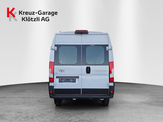 Vehicle image 3 Vehicle image 3