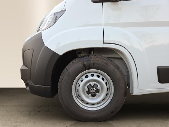 Vehicle image 8 Vehicle image 8