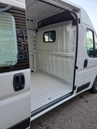 Vehicle image 10 Vehicle image 10