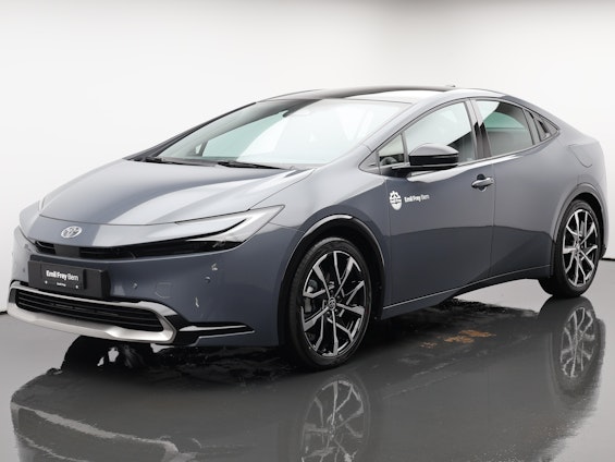 First vehicle image