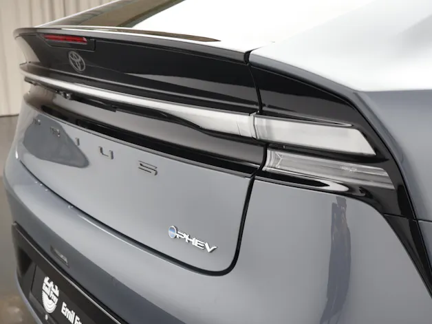 Toyota Prius 2.0 Plug-In-Hybrid Style / Jetzt Leasing ab 0.99% oder Cash-Prämie CHF 3'000.00