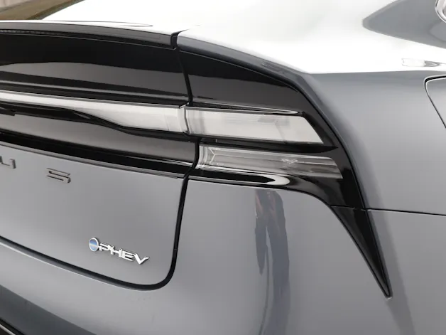 Toyota Prius 2.0 Plug-In-Hybrid Style / Jetzt Leasing ab 0.99% oder Cash-Prämie CHF 3'000.00