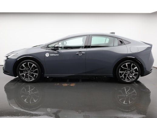 TOYOTA Prius 2.0 Plug-In-Hybrid Style 1