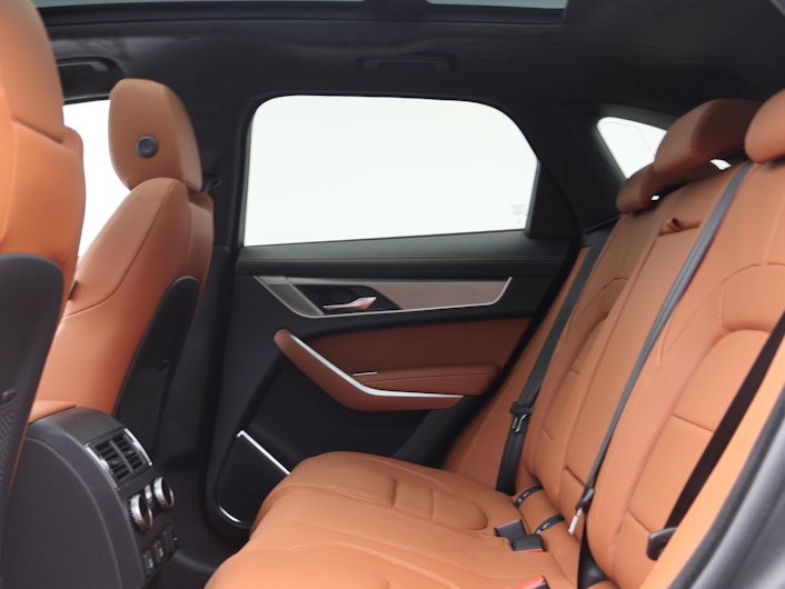 Vehicle image JAGUAR F-PACE