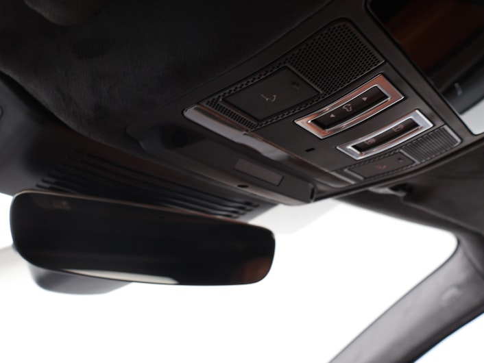 Vehicle image JAGUAR F-PACE