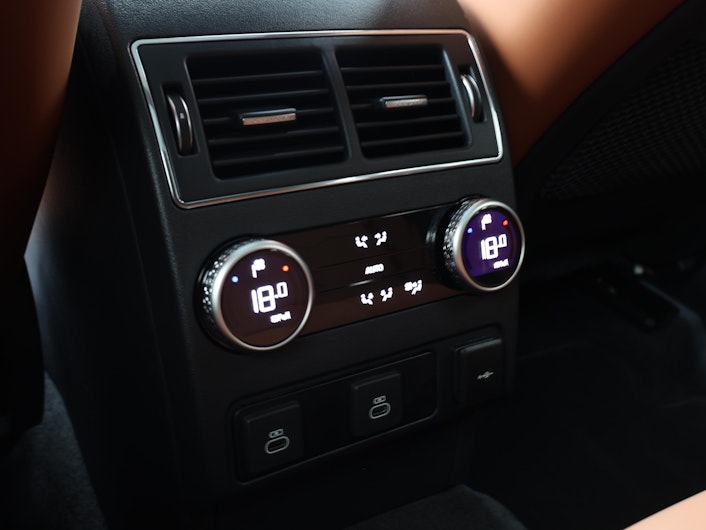 Vehicle image JAGUAR F-PACE