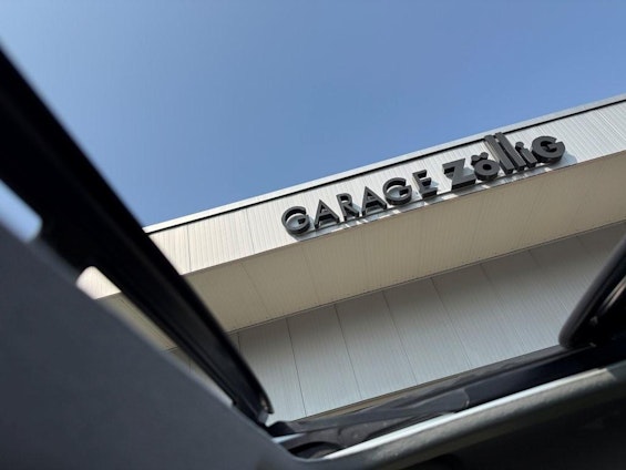 Vehicle image 16 Vehicle image 16