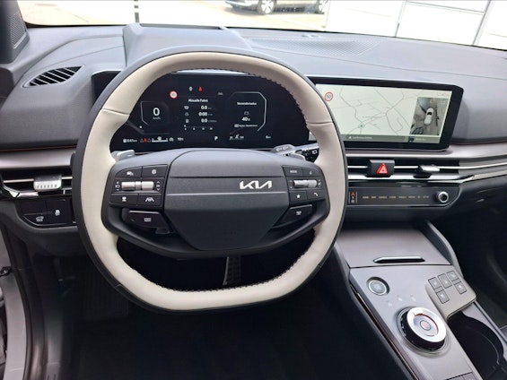 Vehicle image 10 Vehicle image 10