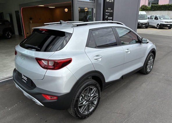 Vehicle image 3 Vehicle image 3