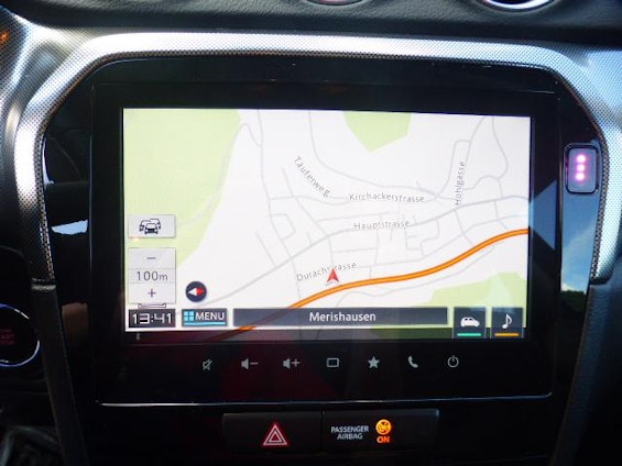 Vehicle image 10