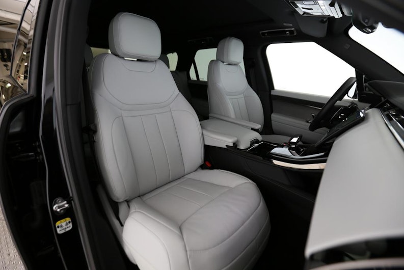 Vehicle image LAND ROVER RANGE ROVER SPORT