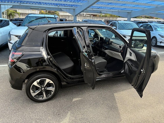 Vehicle image 6 Vehicle image 6