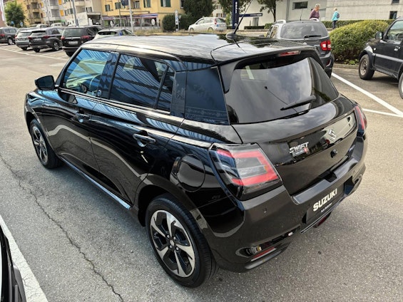 Vehicle image 3 Vehicle image 3