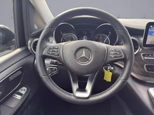 Mercedes-Benz V 250 d Avantgarde lang 4matic Van / 8-Plätzer