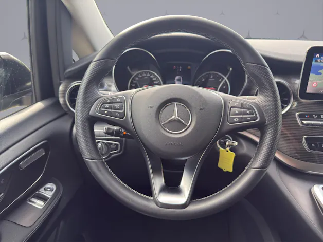 Mercedes-Benz V 250 d Avantgarde lang 4matic Van / 8-Plätzer