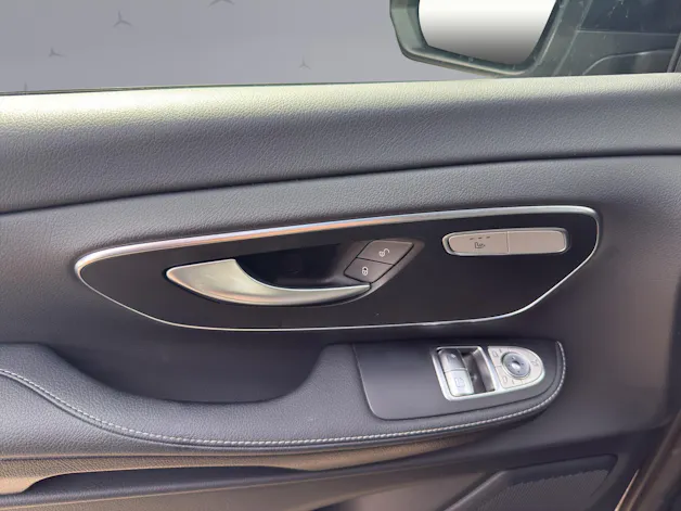 Mercedes-Benz V 250 d Avantgarde lang 4matic Van / 8-Plätzer