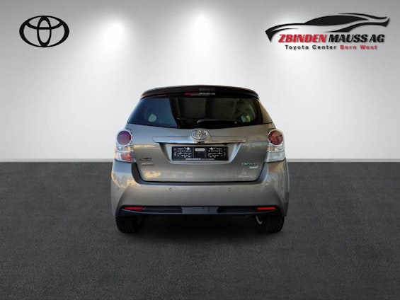 Vehicle image 4 Vehicle image 4