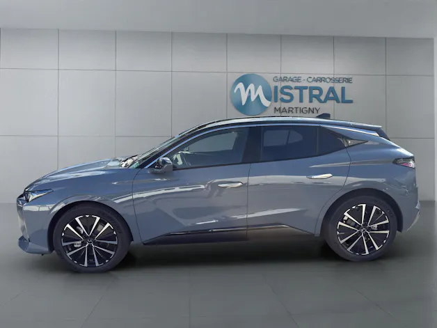 DS Automobiles No4 E-Tense Étoile Alcantara