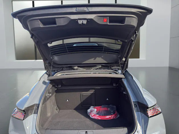 DS Automobiles No4 E-Tense Étoile Alcantara