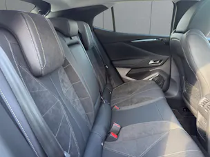DS Automobiles No4 E-Tense Étoile Alcantara