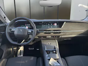 DS Automobiles No4 E-Tense Étoile Alcantara