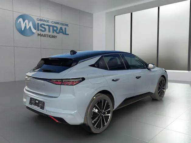 DS Automobiles No4 E-Tense Étoile Alcantara