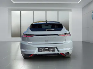 DS Automobiles No4 E-Tense Étoile Alcantara