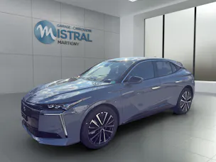 DS Automobiles No4 E-Tense Étoile Alcantara