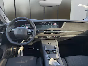 DS Automobiles No4 E-Tense Étoile Alcantara