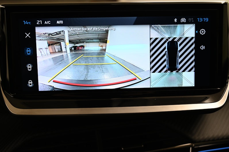 Vehicle image PEUGEOT 208