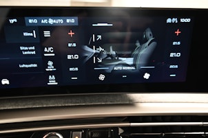 Vehicle image PEUGEOT 3008 1.2 Hybrid GT