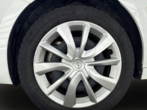 Vehicle image 14 Vehicle image 14