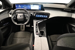 Vehicle image PEUGEOT 3008 1.2 Hybrid GT